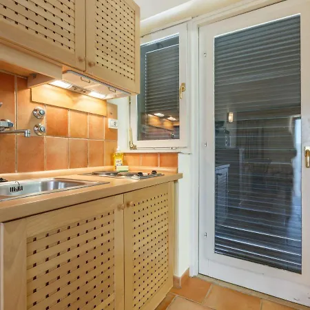 Apartman Luxury 2 5km From Historic *